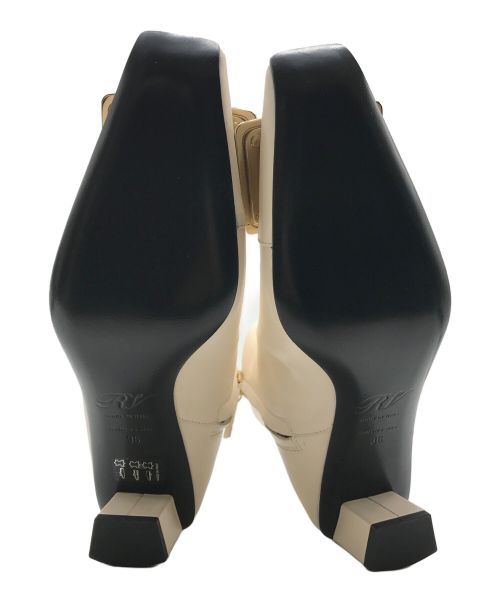 Roger Vivier（ロジェ ヴィヴィエ）Roger Vivier (ロジェ ヴィヴィエ) ベル ヴィヴィエ スエード チェルシーブーティ ホワイト サイズ:36の古着・服飾アイテム