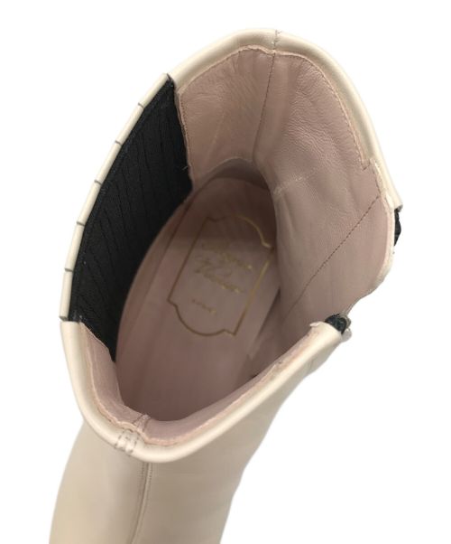 Roger Vivier（ロジェ ヴィヴィエ）Roger Vivier (ロジェ ヴィヴィエ) ベル ヴィヴィエ スエード チェルシーブーティ ホワイト サイズ:36の古着・服飾アイテム