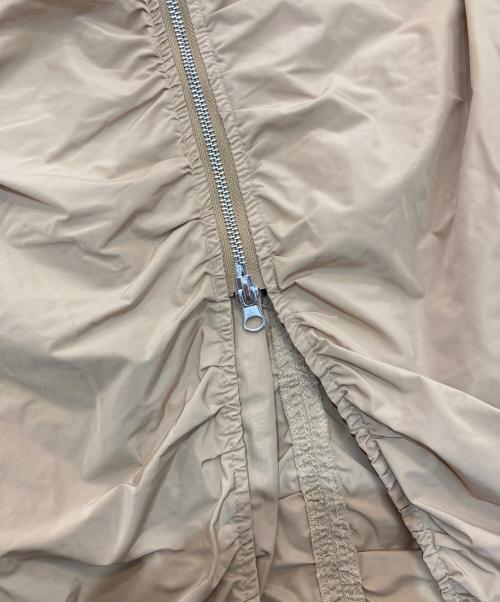 emmi atelier（エミアトリエ）emmi atelier (エミアトリエ) eco ewcフロントダブルジップスカート　13WFS244016 ベージュの古着・服飾アイテム