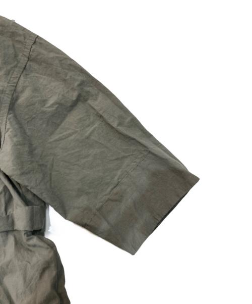 Veritecoeur（ヴェリテクール）Veritecoeur (ヴェリテクール) ボックスタックワンピース　VC-1694 カーキ サイズ:Freeの古着・服飾アイテム