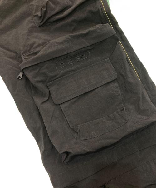DIESEL（ディーゼル）DIESEL (ディーゼル) P-STAIND マルチポケット デタッチャブル ナイロン カーゴパンツ　A10503 ブラック サイズ:46の古着・服飾アイテム
