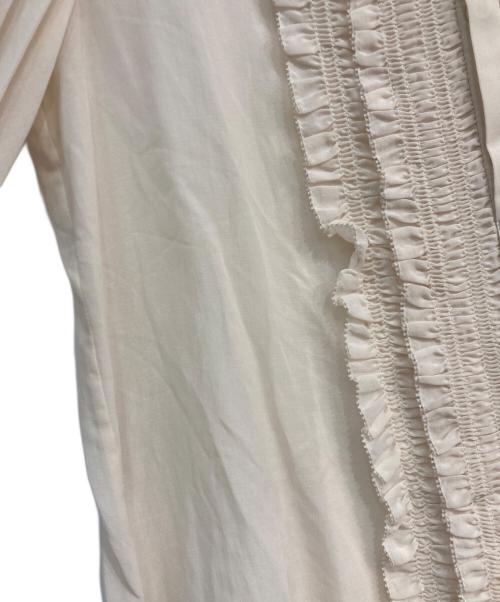 ANAYI（アナイ）ANAYI (アナイ) フリルブラウス　102127-13-030 ベージュ サイズ:38 未使用品の古着・服飾アイテム