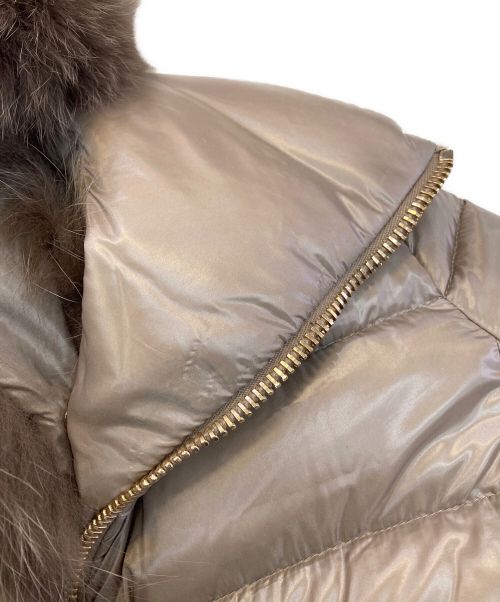 HERNO（ヘルノ）HERNO (ヘルノ) Elisaダウンコート　PI0650DIC-12017-2600 ベージュ サイズ:44の古着・服飾アイテム