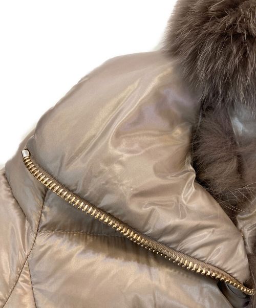 HERNO（ヘルノ）HERNO (ヘルノ) Elisaダウンコート　PI0650DIC-12017-2600 ベージュ サイズ:44の古着・服飾アイテム