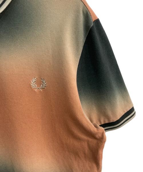 FRED PERRY（フレッドペリー）FRED PERRY (フレッドペリー) サーマルプリントポロシャツ グリーン×ブラウン サイズ:Ｍの古着・服飾アイテム