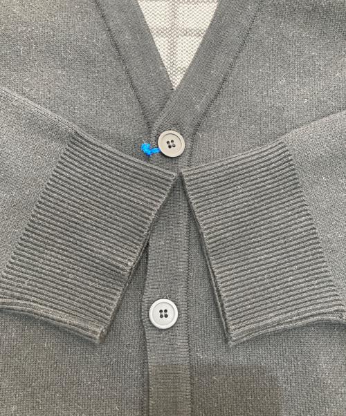 paragraph（パラグラフ）Paragraph (パラグラフ) Vネックバッグロゴカーディガン ブラック サイズ:Freeの古着・服飾アイテム