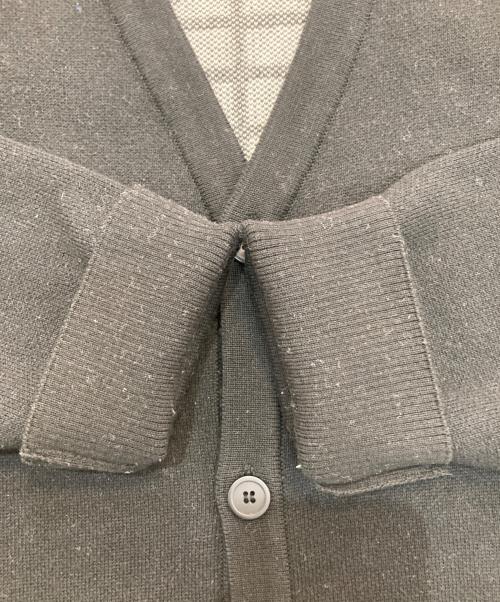 paragraph（パラグラフ）Paragraph (パラグラフ) Vネックバッグロゴカーディガン ブラック サイズ:Freeの古着・服飾アイテム