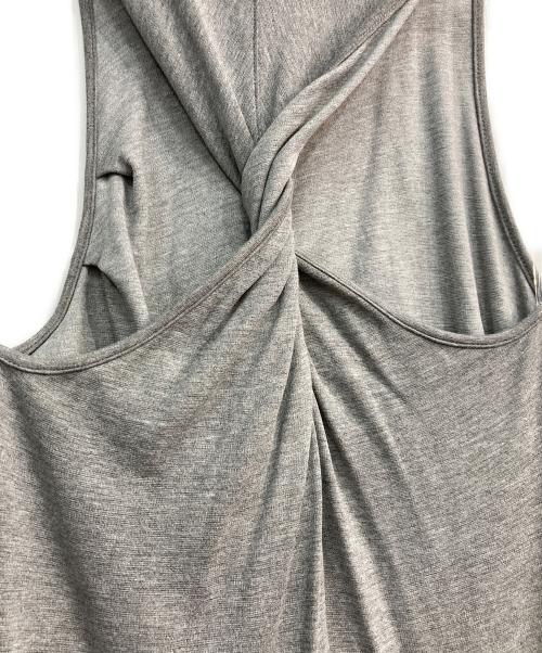 MIESROHE（ミースロエ）MIESROHE (ミースロエ) washableツイストカットナローワンピ　MWCO242038 グレーの古着・服飾アイテム