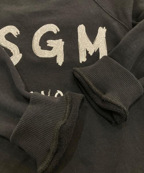MSGM（エムエスジーエム）MSGM (エムエスジーエム) ブラッシュロゴ スウェットシャツ　3741MDM513G ブラック サイズ:Mの古着・服飾アイテム