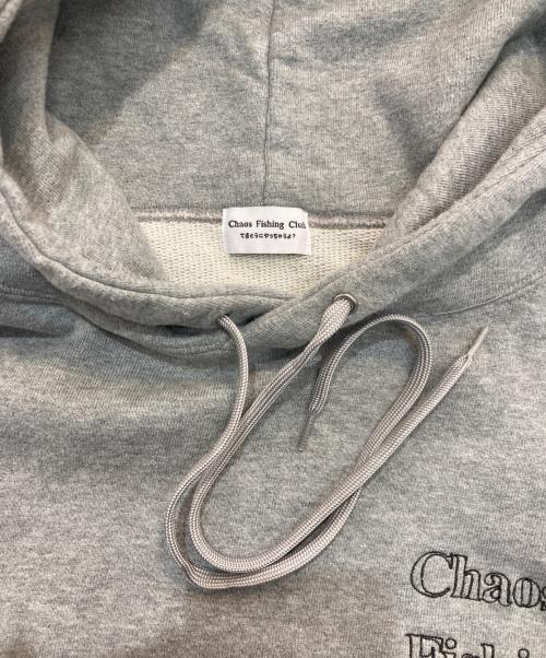 CHAOS FISHING CLUB（カオスフィッシングクラブ）CHAOS FISHING CLUB (カオスフィッシングクラブ) OG LOGO HOODIE　CFC-22AW08 グレー サイズ:Mの古着・服飾アイテム