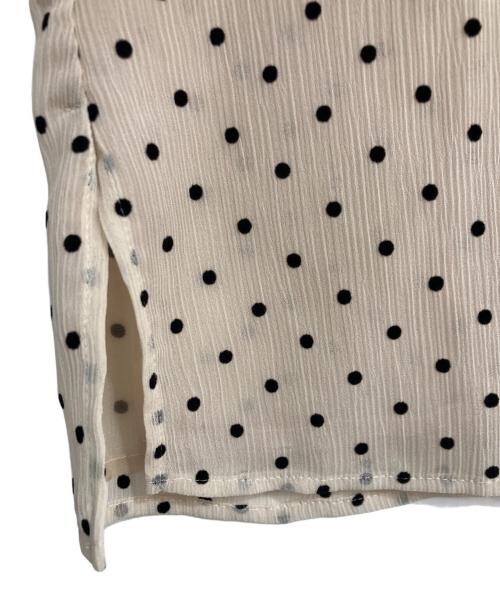 Lallia Mu（ラリア ムー）Lallia Mu (ラリア ムー) 2wayボリュームスリーブシアーブラウス　2412604 ベージュ×ブラック サイズ:Mの古着・服飾アイテム