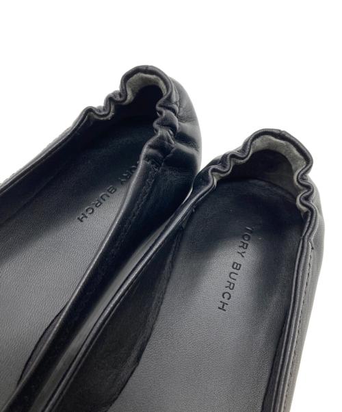 TORY BURCH（トリーバーチ）TORY BURCH (トリーバーチ) メタルロゴバレエシューズ　50393 ブラック サイズ:61/2の古着・服飾アイテム