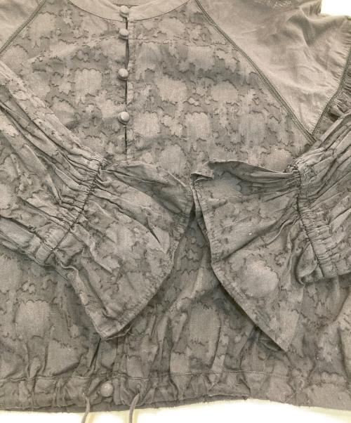 SOULEIADO（ソレイアード）SOULEIADO (ソレイアード) TOMORROW LAND (トゥモローランド) コットンカットジャカード クロップドブラウス ブラック サイズ:36の古着・服飾アイテム