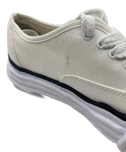Maison MIHARA YASUHIRO（メゾン ミハラ ヤスヒロ）Maison MIHARA YASUHIRO (メゾン ミハラ ヤスヒロ) BAKER original sole canvas lowcut sneaker　A02FW704 アイボリー サイズ:43の古着・服飾アイテム