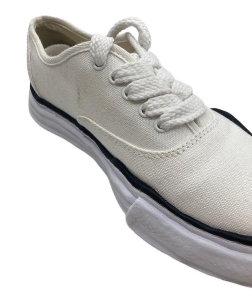 Maison MIHARA YASUHIRO（メゾン ミハラ ヤスヒロ）Maison MIHARA YASUHIRO (メゾン ミハラ ヤスヒロ) BAKER original sole canvas lowcut sneaker　A02FW704 アイボリー サイズ:43の古着・服飾アイテム