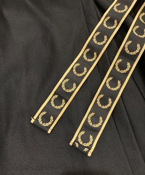 FRED PERRY（フレッドペリー）FRED PERRY (フレッドペリー) Taped Pleated Skirt　E4104 ブラック サイズ:UK6の古着・服飾アイテム