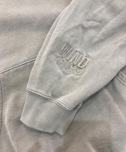 WIND AND SEA（ウィンダンシー）WIND AND SEA (ウィンダンシー) pigment-dye SWEAT Hoodie　WDS-10TH-CS-06 グレー サイズ:Mの古着・服飾アイテム