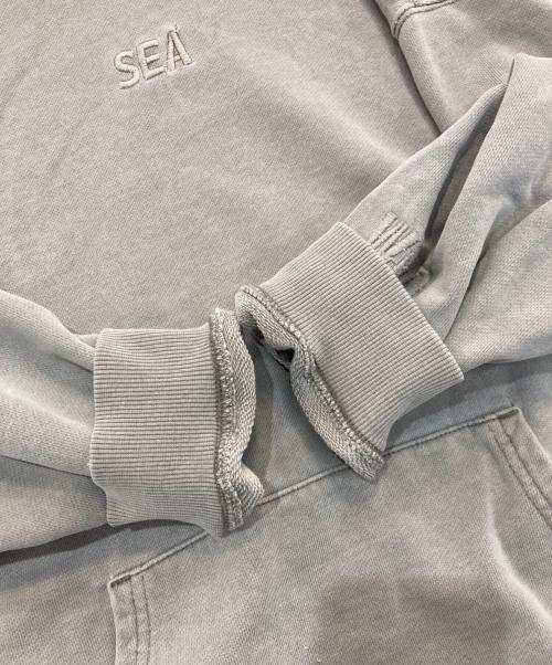WIND AND SEA（ウィンダンシー）WIND AND SEA (ウィンダンシー) pigment-dye SWEAT Hoodie　WDS-10TH-CS-06 グレー サイズ:Mの古着・服飾アイテム