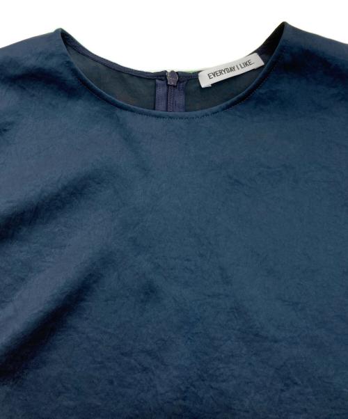 EVERYDAY I LIKE.（エヴリデイ アイ ライク）EVERYDAY I LIKE. (エヴリデイ アイ ライク) Minimal Satin ブラウス　Deuxieme Classe　24051500801010 ネイビー サイズ:-の古着・服飾アイテム