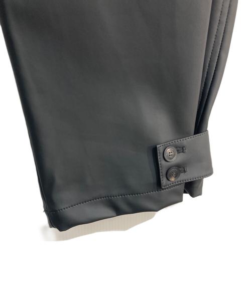 EMPORIO ARMANI（エンポリオアルマーニ）EMPORIO ARMANI (エンポリオアルマーニ) フェイクレザーカーゴパンツ　22AW　H31P42 C1141 ブラック サイズ:44の古着・服飾アイテム