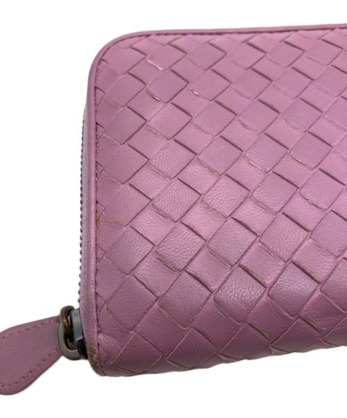 BOTTEGA VENETA（ボッテガベネタ）BOTTEGA VENETA (ボッテガベネタ) イントレチャートラウンドジップウォレット ピンク サイズ:-の古着・服飾アイテム