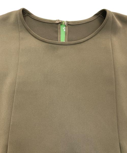 VERMEIL par iena（ヴェルメイユ パー イエナ）VERMEIL par iena (ヴェルメイユ パー イエナ) ノースリーブタックブラウス カーキ サイズ:Free 未使用品の古着・服飾アイテム