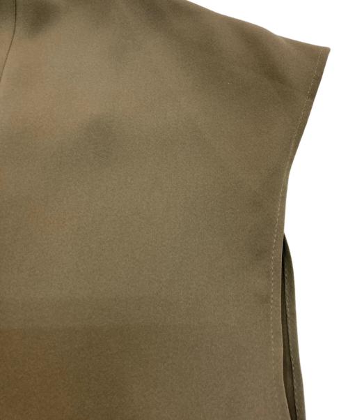 VERMEIL par iena（ヴェルメイユ パー イエナ）VERMEIL par iena (ヴェルメイユ パー イエナ) ノースリーブタックブラウス カーキ サイズ:Free 未使用品の古着・服飾アイテム