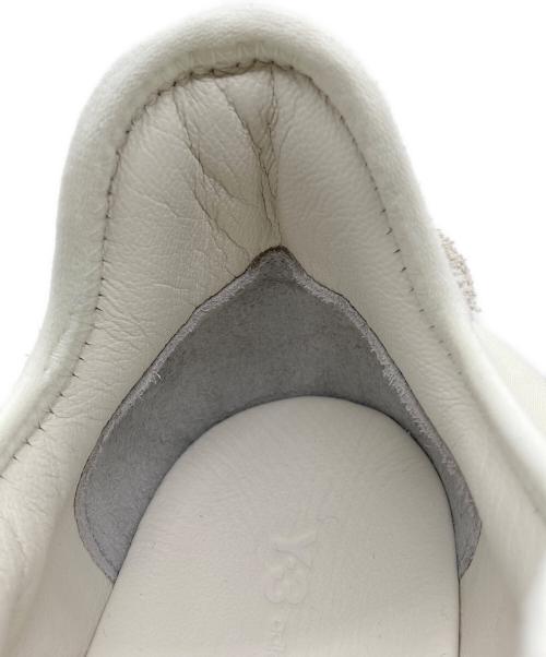 Y-3（ワイスリー）Y-3 (ワイスリー) Makura Off White Orbit Grey ホワイト サイズ:27.5cmの古着・服飾アイテム