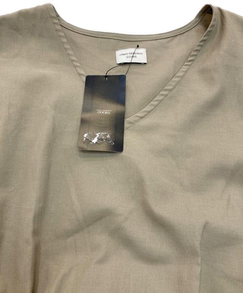 URBAN RESEARCH DOORS（アーバンリサーチドアーズ）URBAN RESEARCH DOORS (アーバンリサーチドアーズ) フロントギャザージャンパースカート　DR44-26E101 ベージュ サイズ:M 未使用品の古着・服飾アイテム
