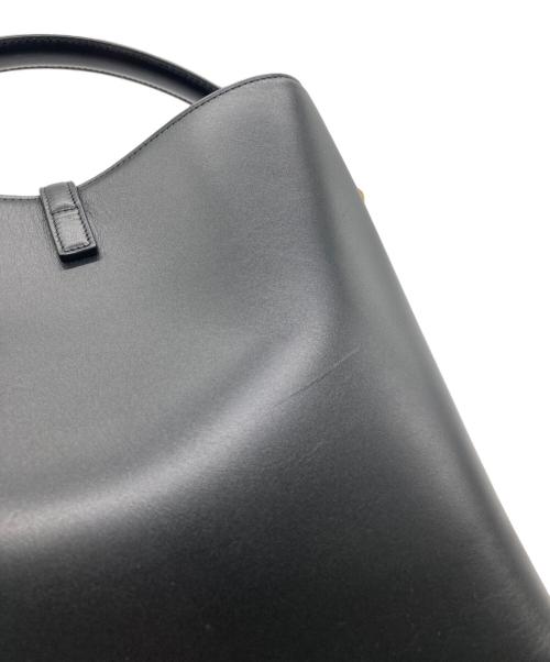 Saint Laurent Paris（サンローランパリ）Saint Laurent Paris (サンローランパリ) Shiny Calfskin Le 37 Bucket　PLB 742828 ブラック サイズ:-の古着・服飾アイテム