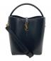 Saint Laurent Paris（サンローランパリ）の古着「Shiny Calfskin Le 37 Bucket　PLB 742828」｜ブラック