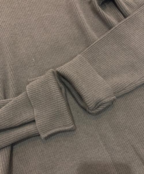 Max Mara WEEK END LINE（マックスマーラ ウイークエンドライン）MAX MARA WEEK END LINE (マックスマーラ ウイークエンドライン) タートルネックニット カーキ サイズ:Mの古着・服飾アイテム