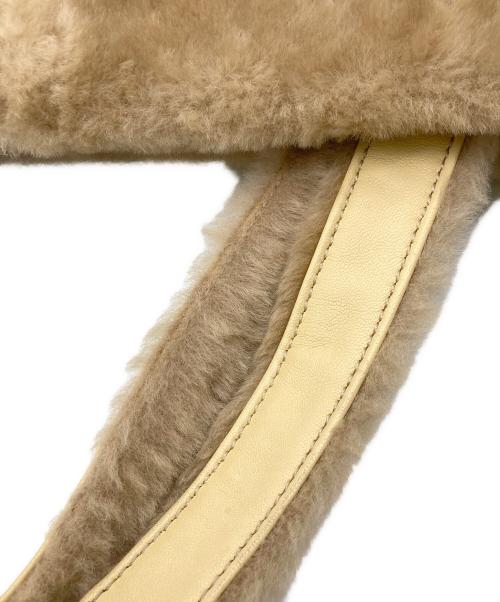 LOEWE（ロエベ）LOEWE (ロエベ) アナグラムムートンバッグ ベージュの古着・服飾アイテム