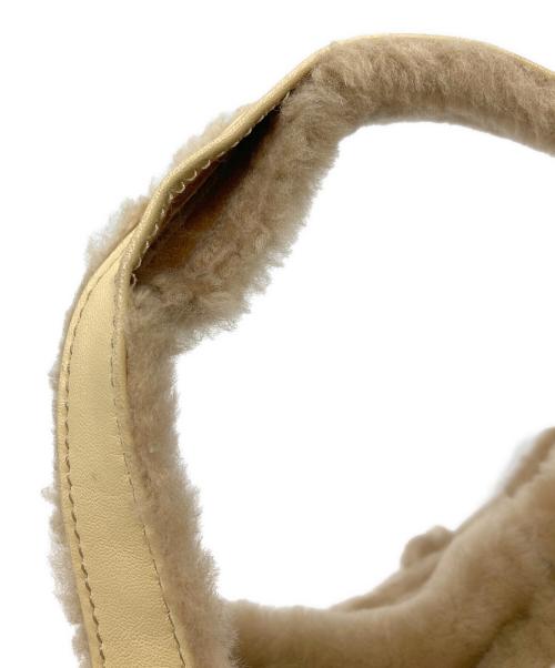 LOEWE（ロエベ）LOEWE (ロエベ) アナグラムムートンバッグ ベージュの古着・服飾アイテム