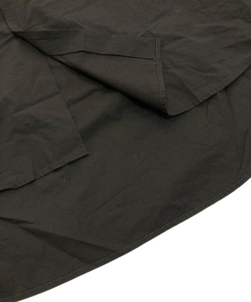 MM6 Maison Margiela（エムエムシックスメゾンマルジェラ）MM6 Maison Margiela (エムエムシックスメゾンマルジェラ) ナンバーロゴロングスリーブシャツ　23AW　S62DT0024 ブラック サイズ:48の古着・服飾アイテム