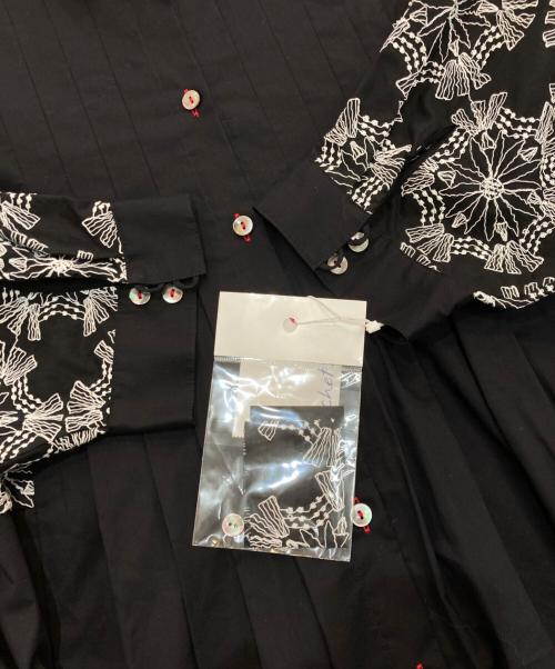 Cachette（カシェット）Cachette (カシェット) 刺繍シャツワンピース　12121110 ブラック サイズ:2 未使用品の古着・服飾アイテム