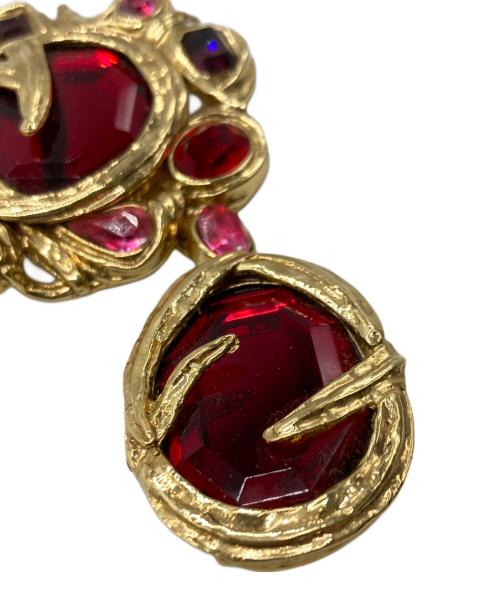 Yves Saint Laurent（イヴサンローラン）Yves Saint Laurent (イヴサンローラン) カラーストーンブローチ レッド×ゴールドの古着・服飾アイテム