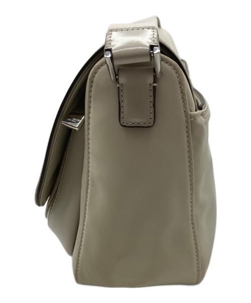 Kate Spade（ケイトスペード）Kate Spade (ケイトスペード) Sam Icon KSNYL Nylon Medium Messenger Bag ベージュの古着・服飾アイテム