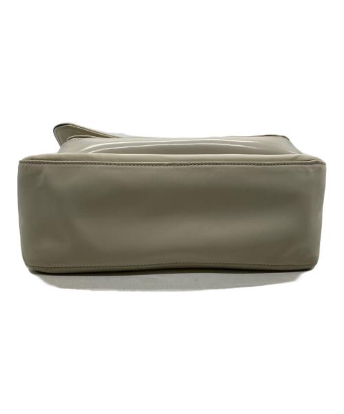 Kate Spade（ケイトスペード）Kate Spade (ケイトスペード) Sam Icon KSNYL Nylon Medium Messenger Bag ベージュの古着・服飾アイテム