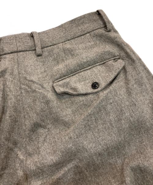 TOMORROW LAND（トゥモローランド）TOMORROW LAND (トゥモローランド) ウールナイロン 2プリーツテーパードパンツ　63-047-15-04705 グレー サイズ:Sの古着・服飾アイテム