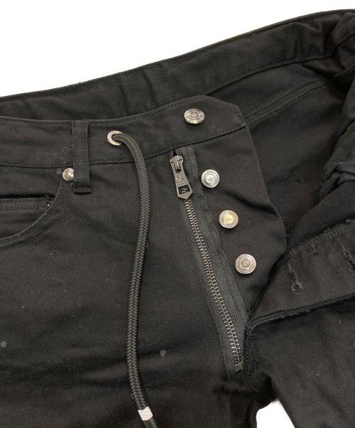 1PIU1UGUALE3 RELAX（ウノピゥウノウグァーレトレ リラックス）1PIU1UGUALE3 RELAX (ウノピゥウノウグァーレトレ リラックス) フェイクファスナーボタンフライダメージデニム　USB-23082 ブラック サイズ:Mの古着・服飾アイテム