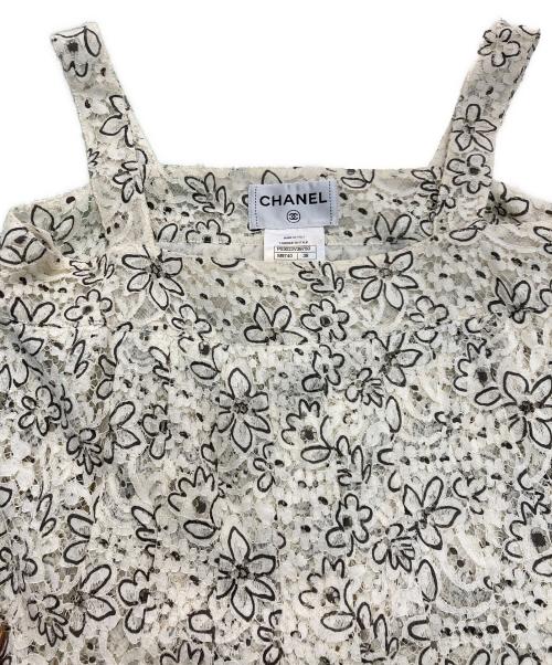 CHANEL（シャネル）CHANEL (シャネル) フラワーノースリーブワンピース　P53023V39750 ホワイト サイズ:38の古着・服飾アイテム