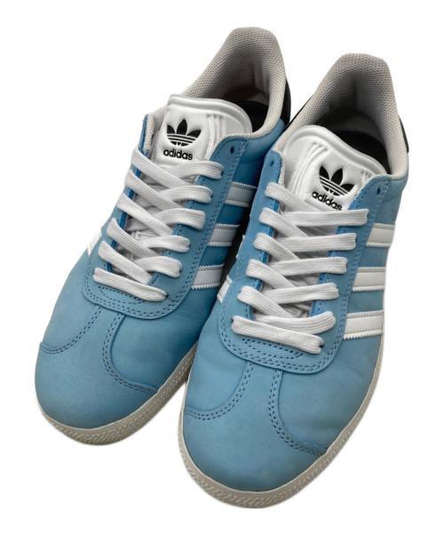 adidas Originals（アディダスオリジナル）adidas originals (アディダスオリジナル) MNUFC × Familia Gazelle Adv スカイブルー サイズ:26.5cmの古着・服飾アイテム