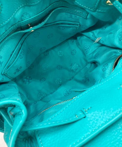 TORY BURCH（トリーバーチ）TORY BURCH (トリーバーチ) エンボスロゴ レザーリュック グリーンの古着・服飾アイテム