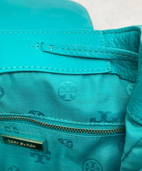 TORY BURCH（トリーバーチ）TORY BURCH (トリーバーチ) エンボスロゴ レザーリュック グリーンの古着・服飾アイテム
