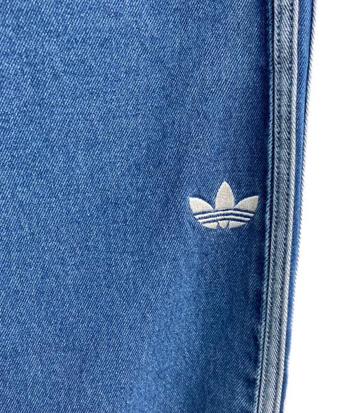 adidas（アディダス）adidas (アディダス) DENIM FIREBIRD PANTS　JC6234 インディゴ サイズ:30の古着・服飾アイテム