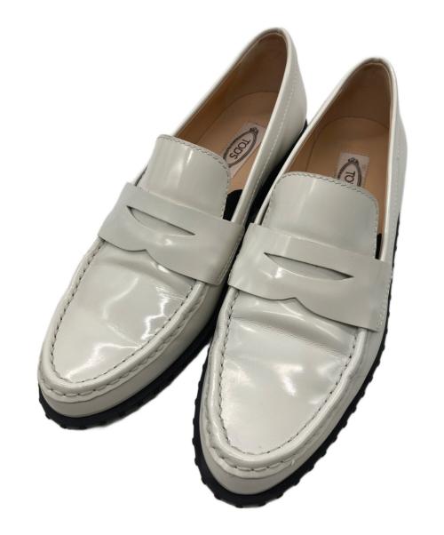 TOD'S（トッズ）TOD'S (トッズ) エナメルコインローファー オフホワイト サイズ:36　1/2の古着・服飾アイテム