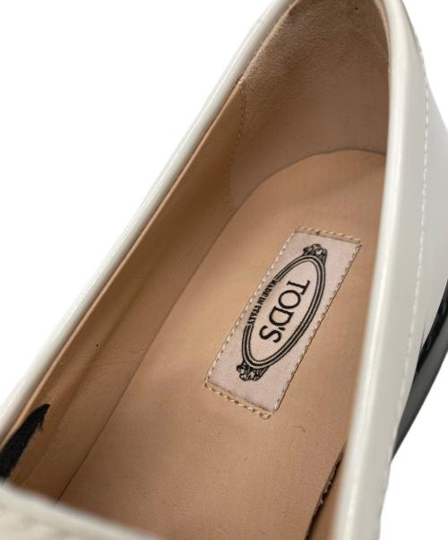 TOD'S（トッズ）TOD'S (トッズ) エナメルコインローファー オフホワイト サイズ:36　1/2の古着・服飾アイテム