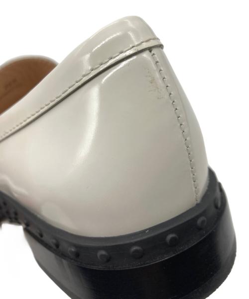 TOD'S（トッズ）TOD'S (トッズ) エナメルコインローファー オフホワイト サイズ:36　1/2の古着・服飾アイテム