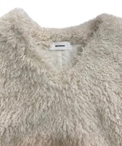 MIESROHE（ミースロエ）MIESROHE (ミースロエ) シャギーベストトップス　MWFT224010 アイボリー サイズ:Freeの古着・服飾アイテム